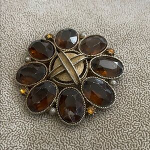 Elegant Vintage Brown Brooch with Gold Accents